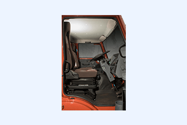 Tipper (6 Wheel) LPK 912 Cabin features